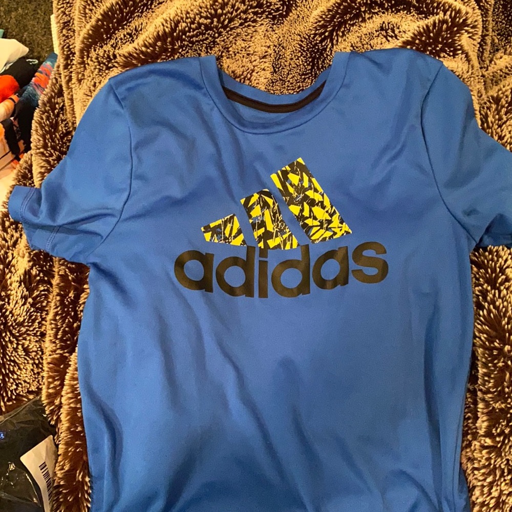 Boys Adidas dry fit T-shirt